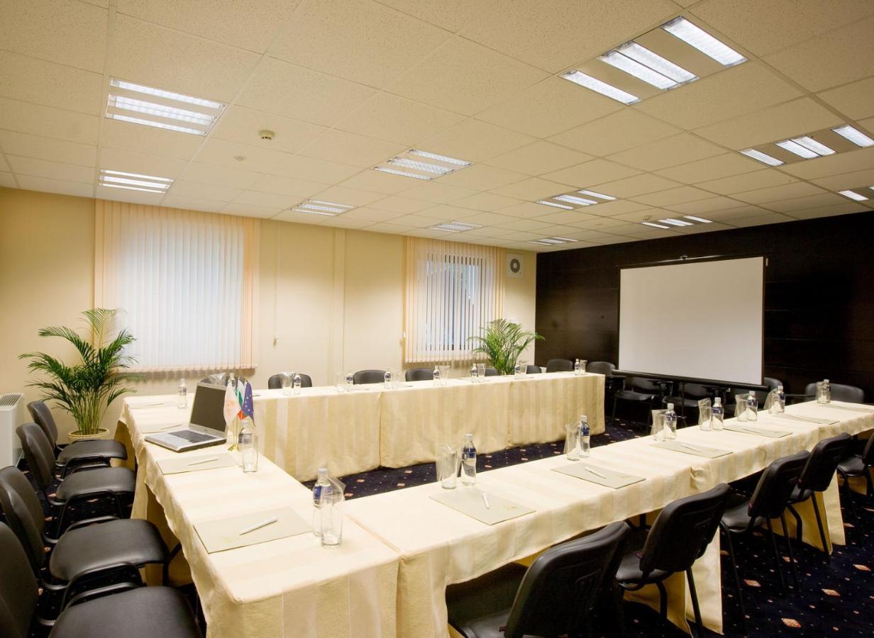Spa Hotel Persenk Devin Ngoại thất bức ảnh A meeting room
