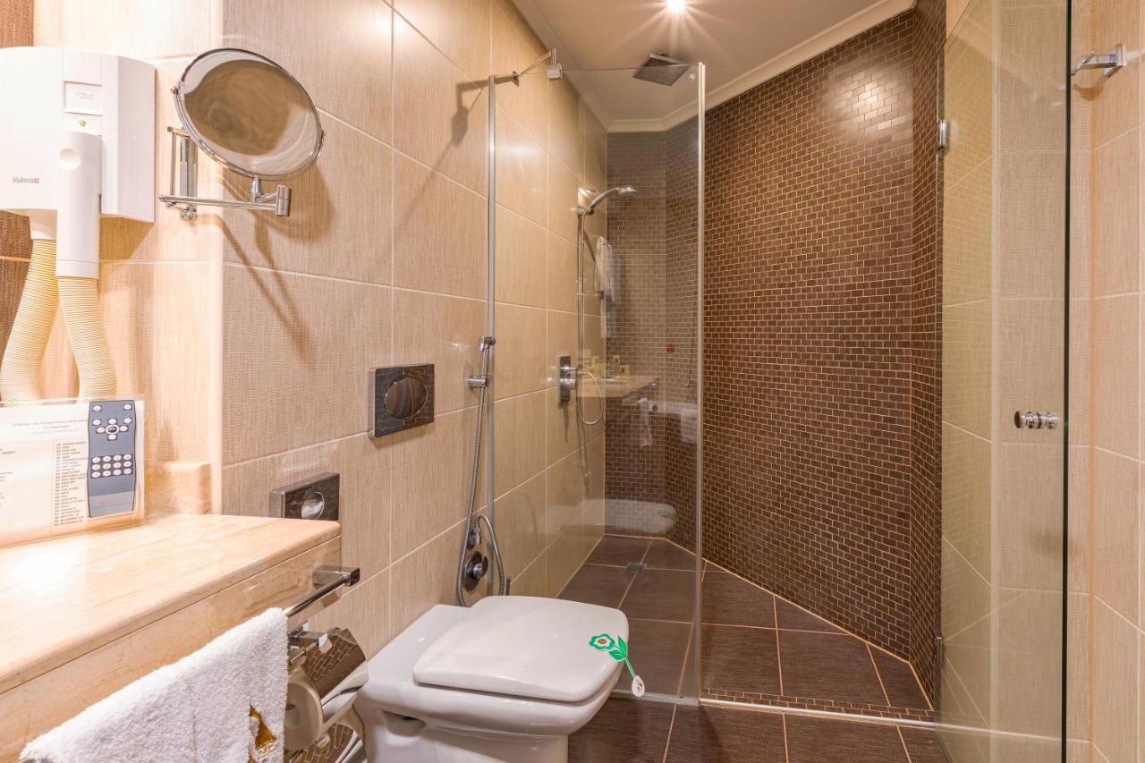 Spa Hotel Persenk Devin Ngoại thất bức ảnh A shower cubicle