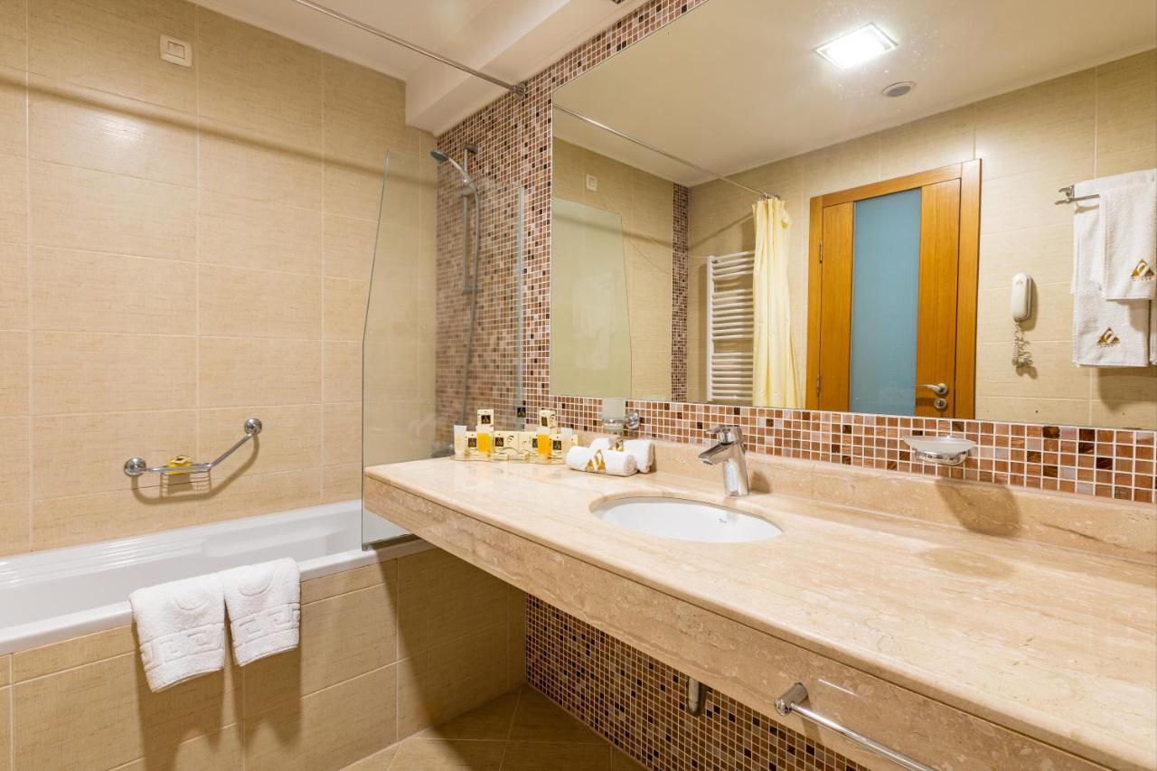 Spa Hotel Persenk Devin Ngoại thất bức ảnh Bathroom