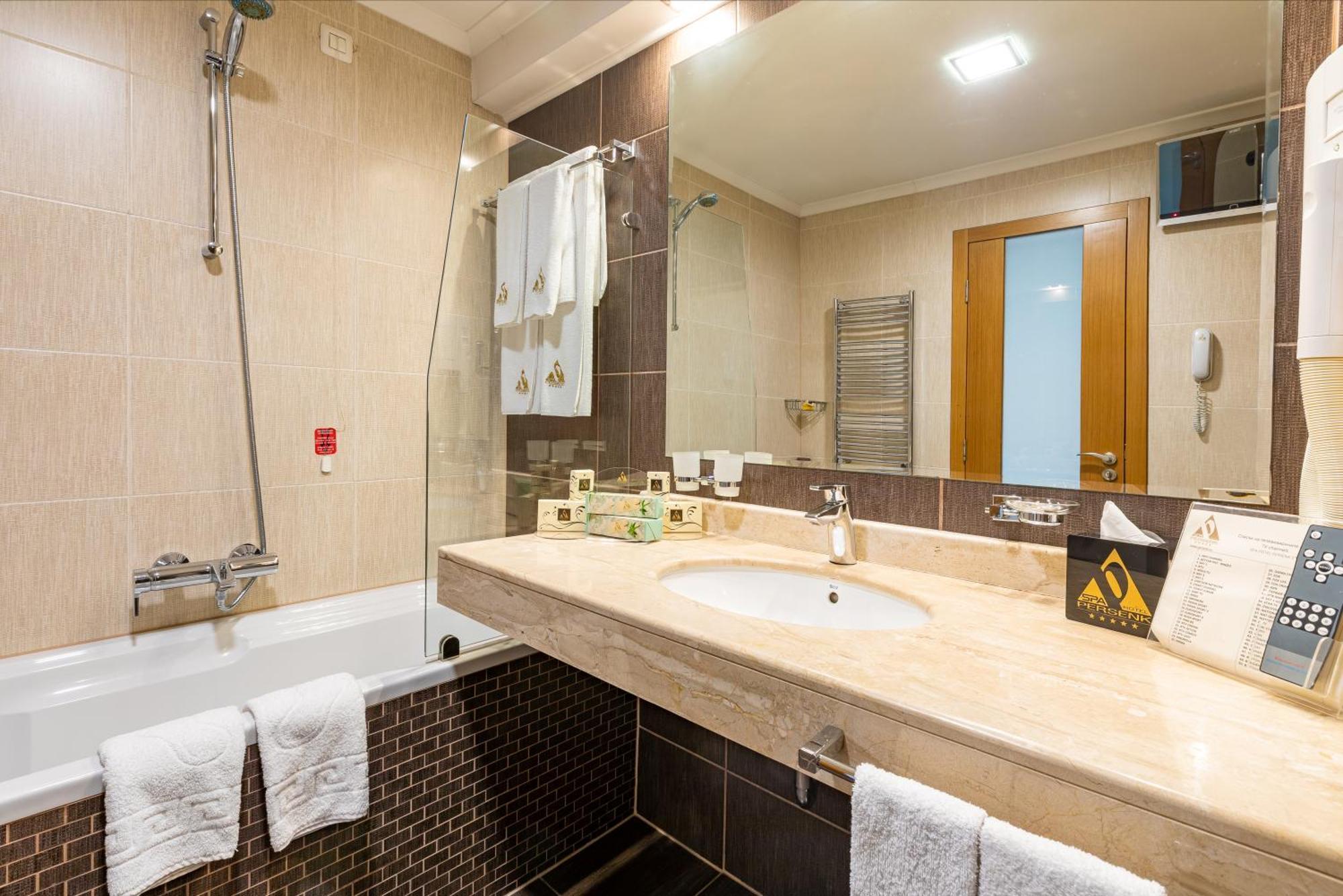 Spa Hotel Persenk Devin Ngoại thất bức ảnh Bathroom